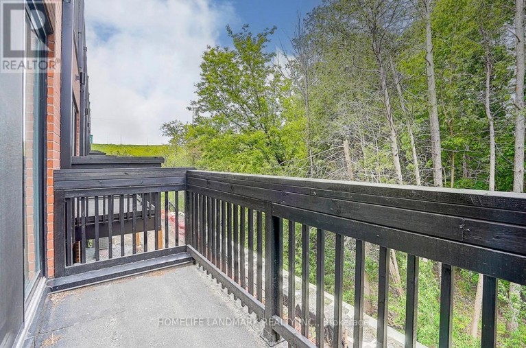 29 CHESTNUT COURT, Aurora, Ontario, L4G4A4