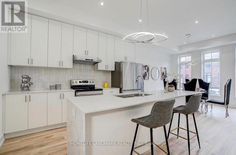 29 CHESTNUT COURT, Aurora, Ontario, L4G4A4