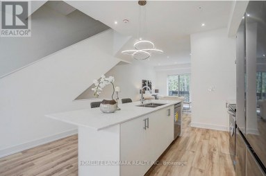 29 CHESTNUT COURT Aurora Ontario photo 20