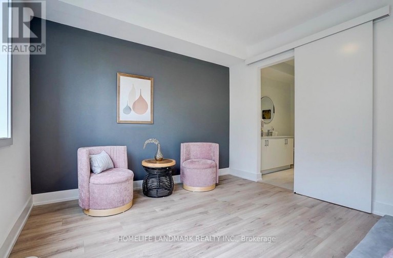 29 CHESTNUT COURT, Aurora, Ontario, L4G4A4
