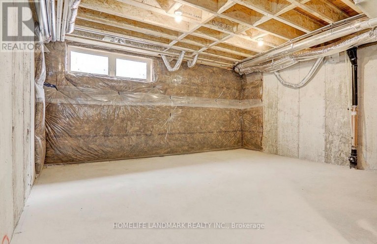 29 CHESTNUT COURT, Aurora, Ontario, L4G4A4