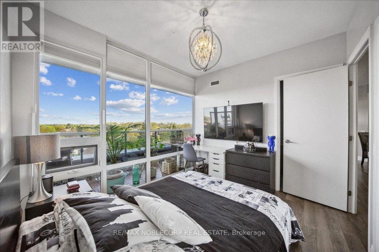 503 - 4800 HIGHWAY 7, Vaughan (East Woodbridge), Ontario, L4L1H8