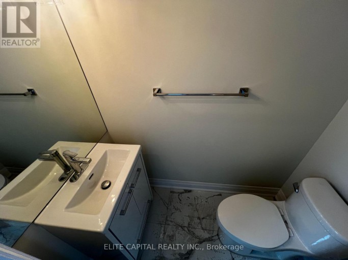 7 URSA STAR WAY, Toronto (Henry Farm), Ontario, M2J1N9