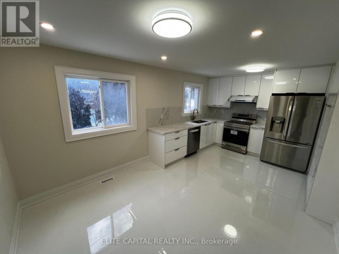 7 URSA STAR WAY, Toronto (Henry Farm), Ontario, M2J1N9