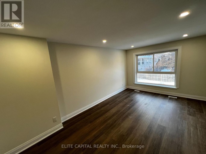 7 URSA STAR WAY, Toronto (Henry Farm), Ontario, M2J1N9