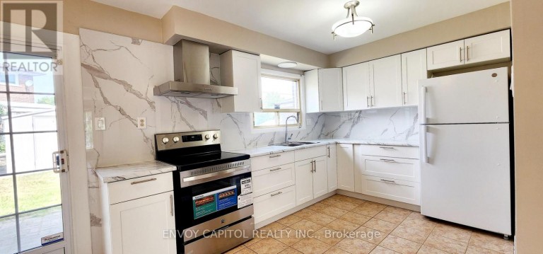 14 FAULKNER CRESCENT, Toronto (Humbermede), Ontario, M9M2C1