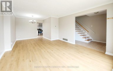 14 FAULKNER CRESCENT Toronto (Humbermede) Ontario photo 14