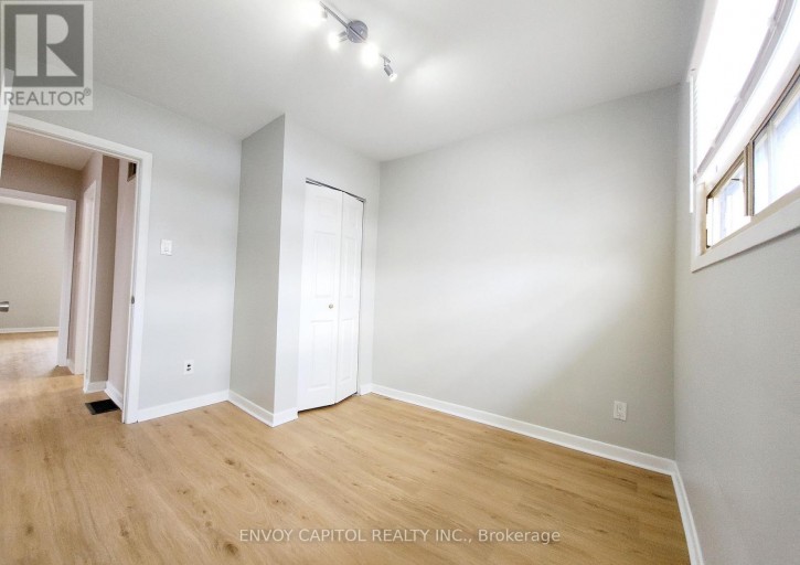 14 FAULKNER CRESCENT, Toronto (Humbermede), Ontario, M9M2C1