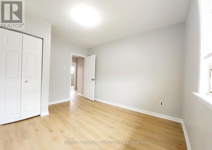 14 FAULKNER CRESCENT, Toronto (Humbermede), Ontario, M9M2C1