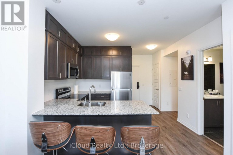 004 - 95 DUNDAS STREET, Oakville (GO Glenorchy), Ontario, L6M5N4