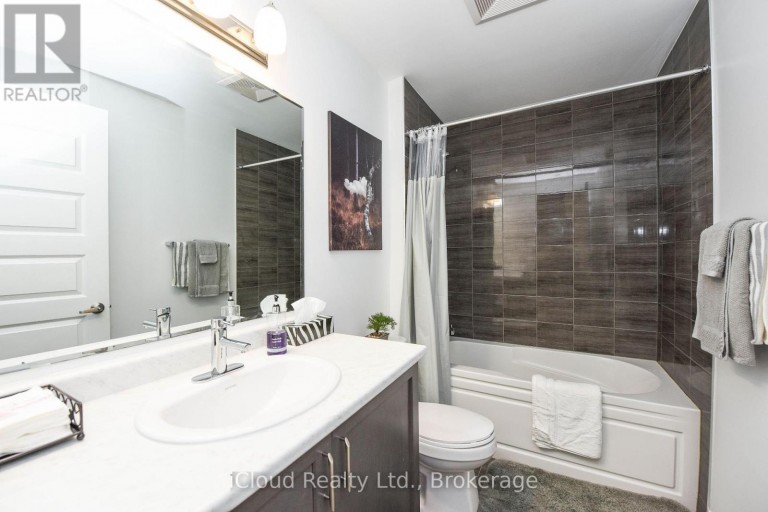 004 - 95 DUNDAS STREET, Oakville (GO Glenorchy), Ontario, L6M5N4