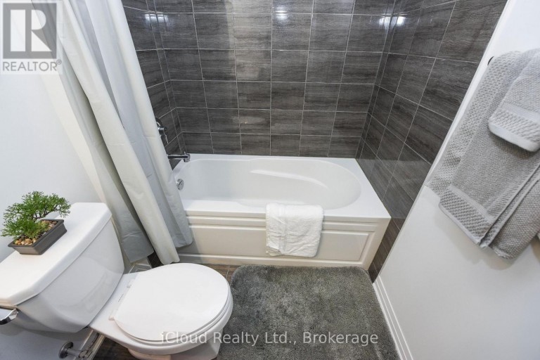 004 - 95 DUNDAS STREET, Oakville (GO Glenorchy), Ontario, L6M5N4