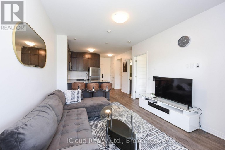 004 - 95 DUNDAS STREET, Oakville (GO Glenorchy), Ontario, L6M5N4