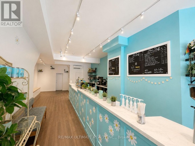 MAIN - 800 BLOOR STREET W, Toronto (Dovercourt-Wallace Emerson-Junction), Ontario, M6G1L9