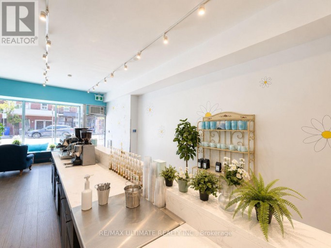 MAIN - 800 BLOOR STREET W, Toronto (Dovercourt-Wallace Emerson-Junction), Ontario, M6G1L9