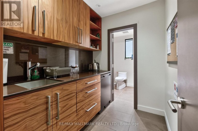 3 ROWANWOOD AVENUE E, Toronto (Rosedale-Moore Park), Ontario, M4W1Y5