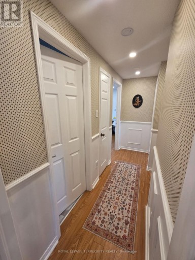 UPPER - 309 HAREWOOD BOULEVARD, Newmarket (Bristol-London), Ontario, L3Y6N5