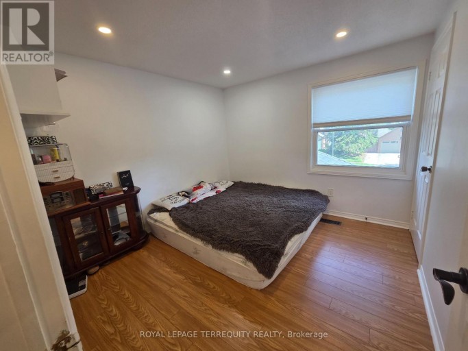UPPER - 309 HAREWOOD BOULEVARD, Newmarket (Bristol-London), Ontario, L3Y6N5