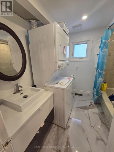 UPPER - 309 HAREWOOD BOULEVARD, Newmarket (Bristol-London), Ontario, L3Y6N5