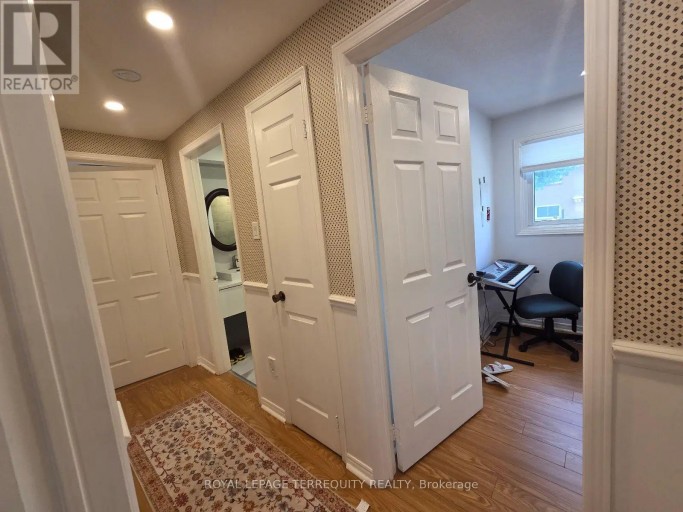 UPPER - 309 HAREWOOD BOULEVARD, Newmarket (Bristol-London), Ontario, L3Y6N5