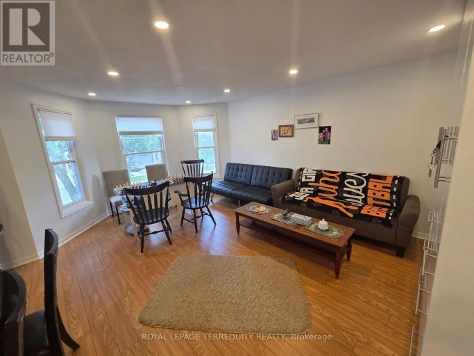 UPPER - 309 HAREWOOD BOULEVARD, Newmarket (Bristol-London), Ontario, L3Y6N5