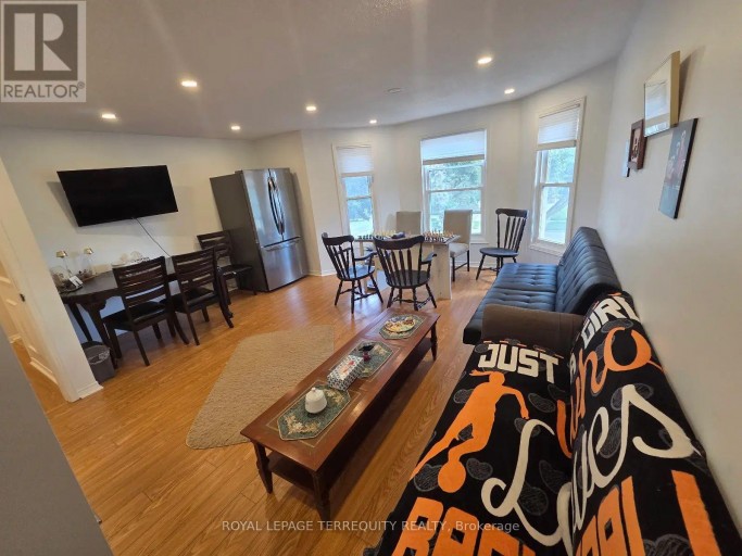 UPPER - 309 HAREWOOD BOULEVARD, Newmarket (Bristol-London), Ontario, L3Y6N5