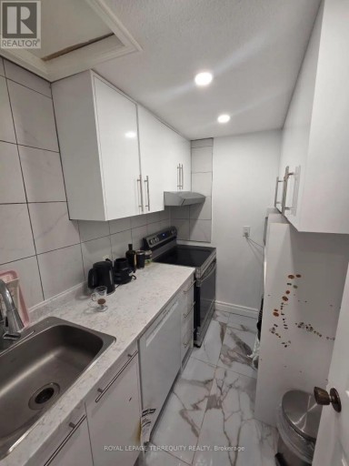 UPPER - 309 HAREWOOD BOULEVARD, Newmarket (Bristol-London), Ontario, L3Y6N5