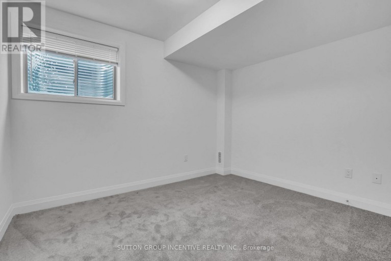 2 - 5 RANCH TERRACE, Barrie, Ontario, L9J0Y3
