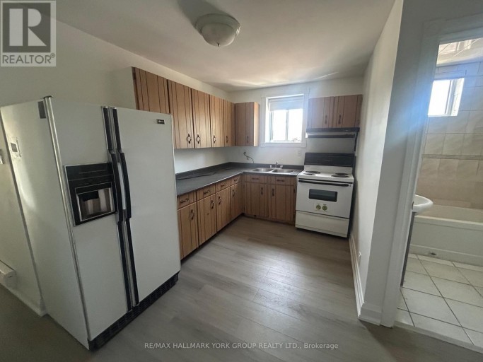 2 - 37 HOLLAND STREET W, Bradford West Gwillimbury (Bradford), Ontario, L3Z2B9