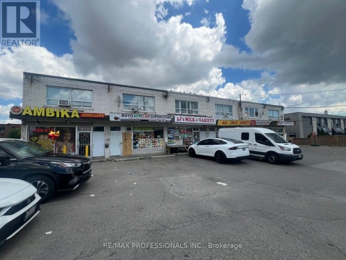 2995 ISLINGTON AVENUE, Toronto (Humber Summit), Ontario, M9L2K9