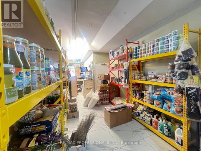 2995 ISLINGTON AVENUE, Toronto (Humber Summit), Ontario, M9L2K9