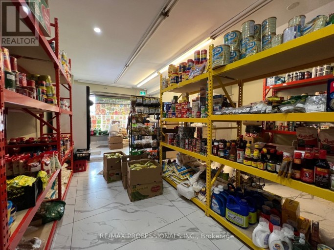 2995 ISLINGTON AVENUE, Toronto (Humber Summit), Ontario, M9L2K9