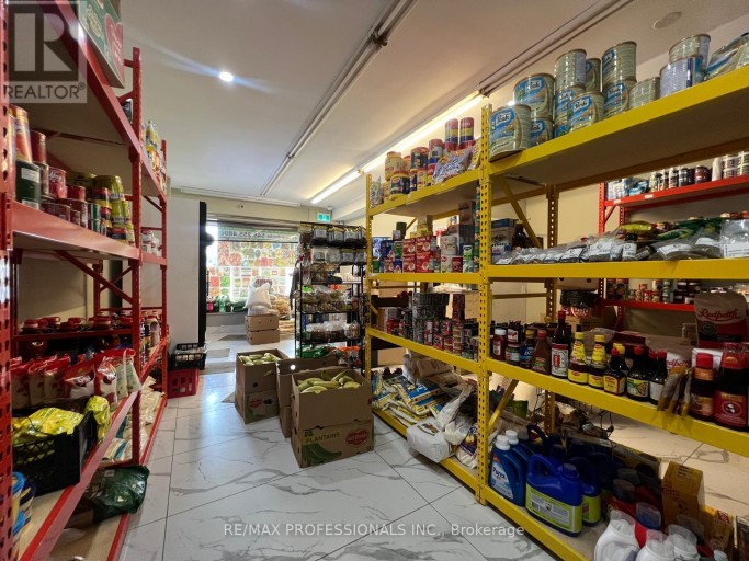 2995 ISLINGTON AVENUE, Toronto (Humber Summit), Ontario, M9L2K9
