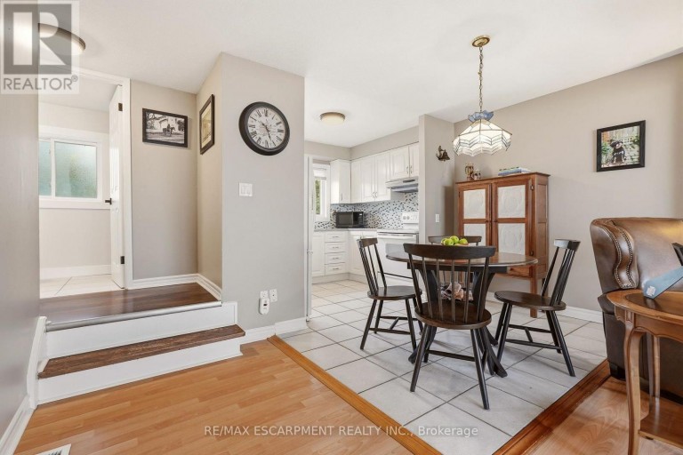 2 - 125 BONAVENTURE DRIVE, Hamilton (Gilbert), Ontario, L9C5Y9