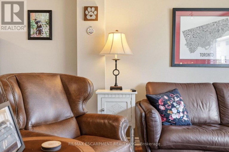 2 - 125 BONAVENTURE DRIVE, Hamilton (Gilbert), Ontario, L9C5Y9