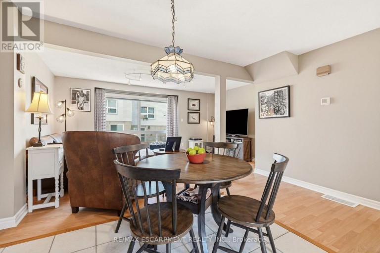 2 - 125 BONAVENTURE DRIVE, Hamilton (Gilbert), Ontario, L9C5Y9