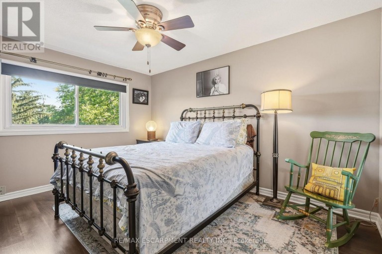 2 - 125 BONAVENTURE DRIVE, Hamilton (Gilbert), Ontario, L9C5Y9
