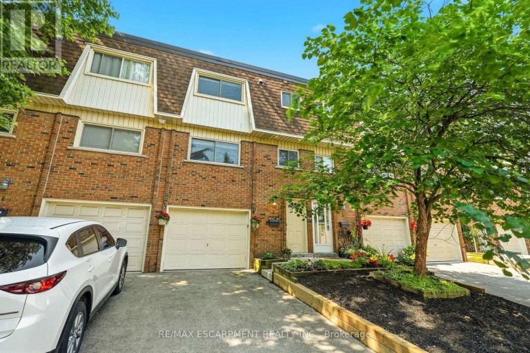 2 - 125 BONAVENTURE DRIVE, Hamilton (Gilbert), Ontario, L9C5Y9