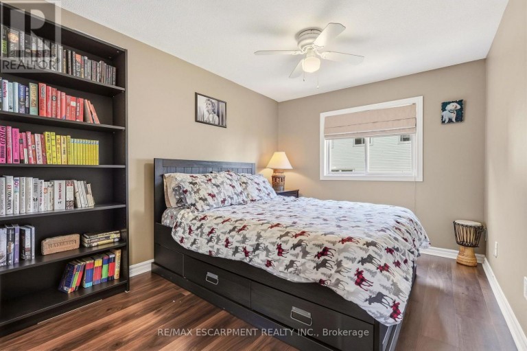 2 - 125 BONAVENTURE DRIVE, Hamilton (Gilbert), Ontario, L9C5Y9