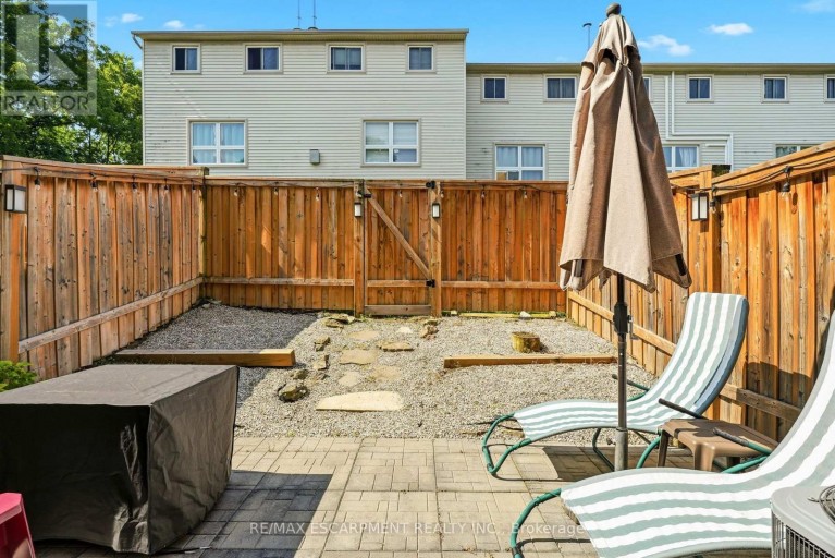 2 - 125 BONAVENTURE DRIVE, Hamilton (Gilbert), Ontario, L9C5Y9