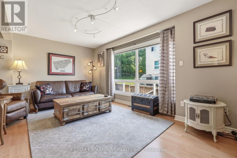 2 - 125 BONAVENTURE DRIVE, Hamilton (Gilbert), Ontario, L9C5Y9