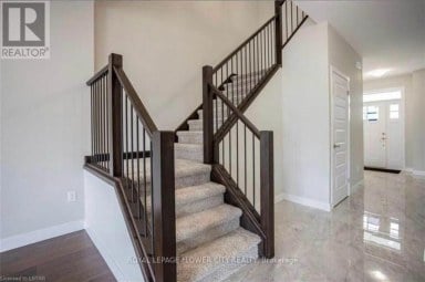 3622 SOUTHBRIDGE AVENUE London South (South W) Ontario photo 10