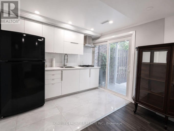 GROUND LEVEL - 49 RED ROBIN WAY, Toronto (Westminster-Branson), Ontario, M2R3K6