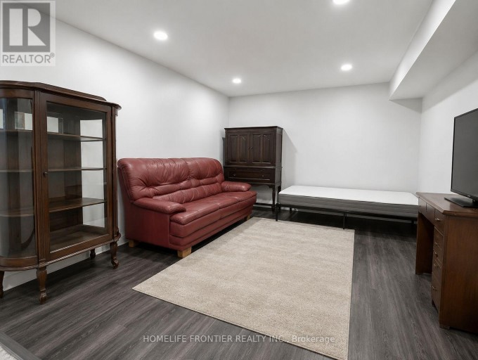 GROUND LEVEL - 49 RED ROBIN WAY, Toronto (Westminster-Branson), Ontario, M2R3K6