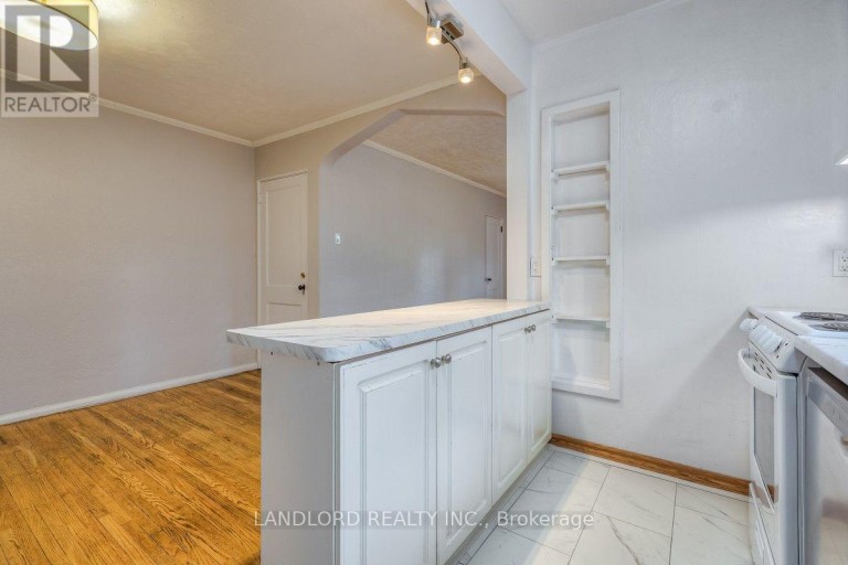 UPPER - 20 ACACIA ROAD, Toronto (Mount Pleasant West), Ontario, M4S2K4