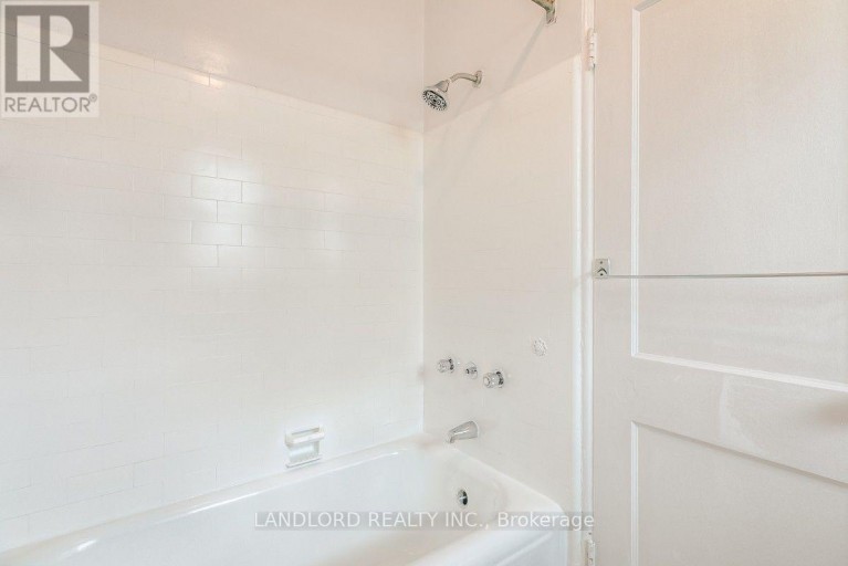 UPPER - 20 ACACIA ROAD, Toronto (Mount Pleasant West), Ontario, M4S2K4