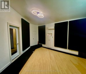 33 VILLERS STREET Toronto (South Riverdale) Ontario photo 2