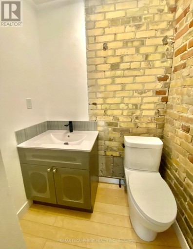 33 VILLERS STREET, Toronto (South Riverdale), Ontario, M5A1A9