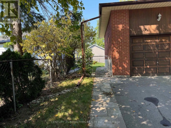 BSMT - 404 TRENT STREET W, Whitby (Downtown Whitby), Ontario, L1N1M5