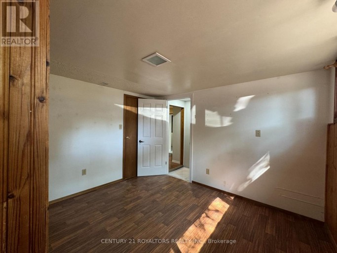 BSMT - 404 TRENT STREET W, Whitby (Downtown Whitby), Ontario, L1N1M5
